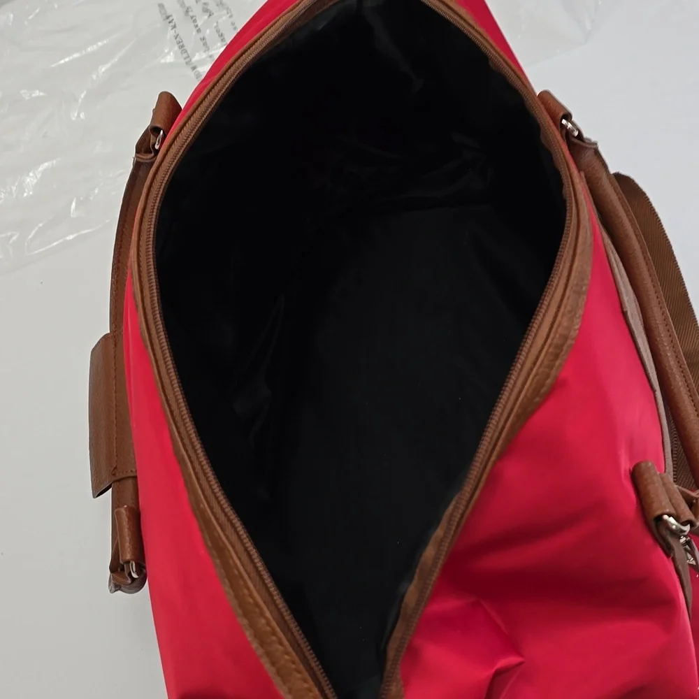 NWOT Hard Rock Atlantic City Lucas Luggage Duffle Weekend Travel Gym Bag Red